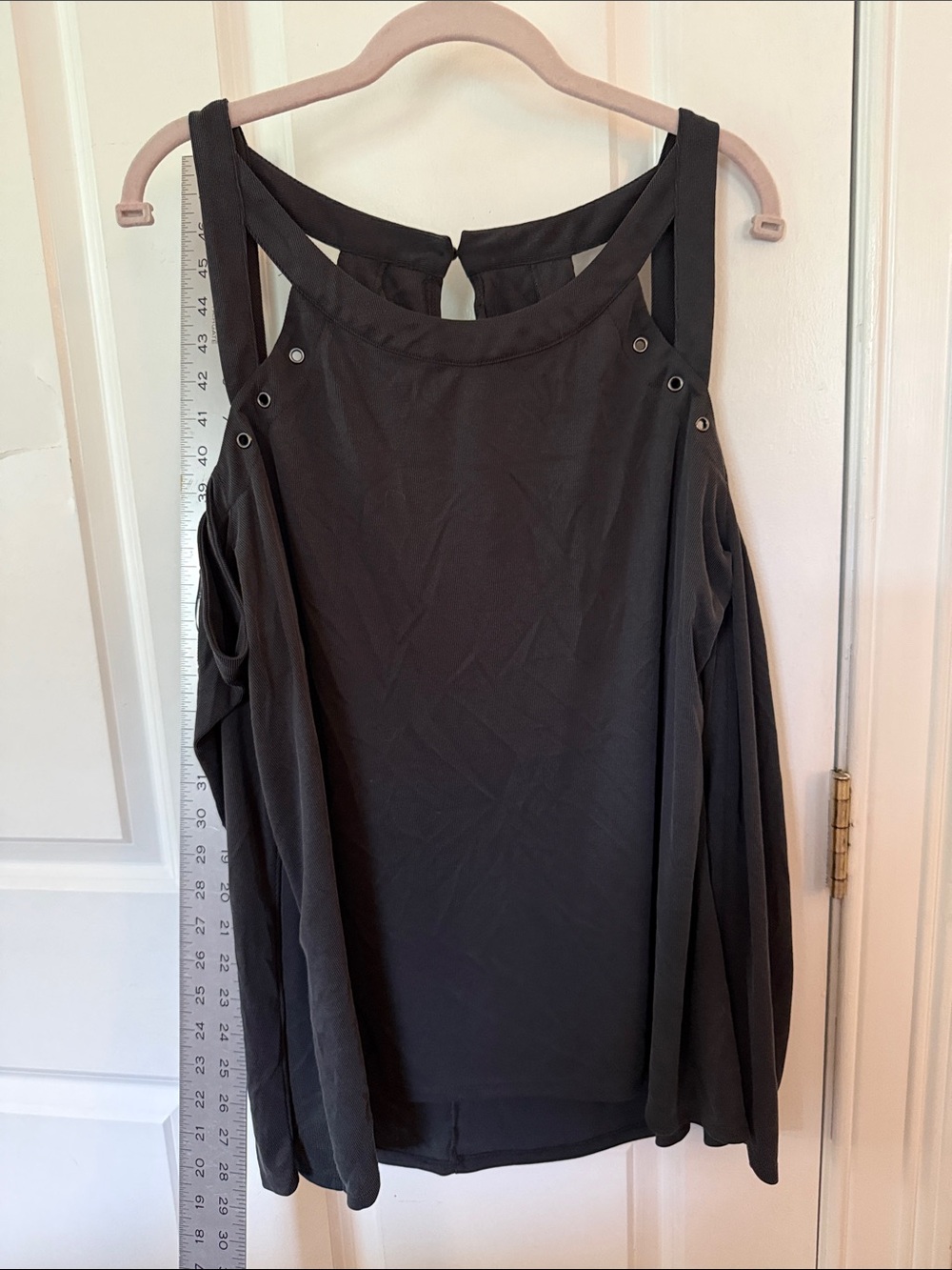 Rock & Republic Black Cold-Shoulder Tank Top
